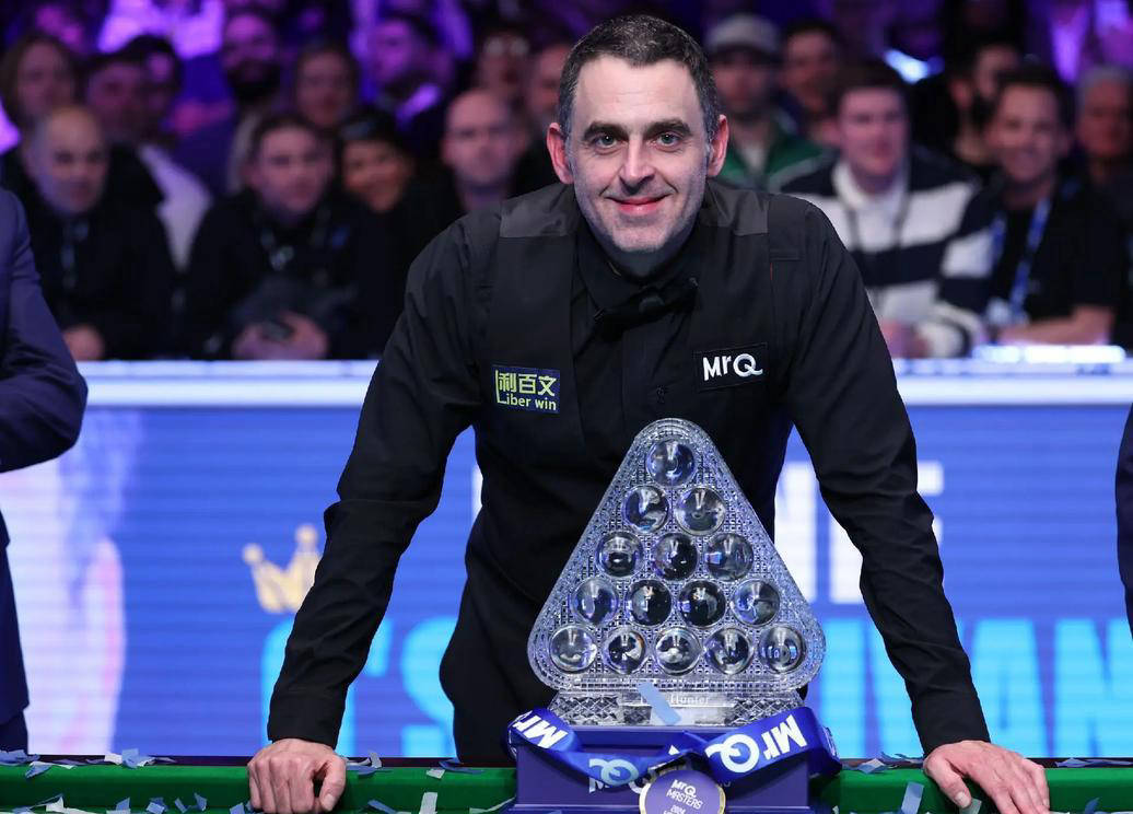 斯利替补, 但他在社交