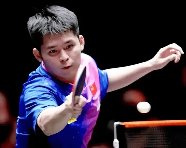 诗栋任何喘, 惯拉开距离